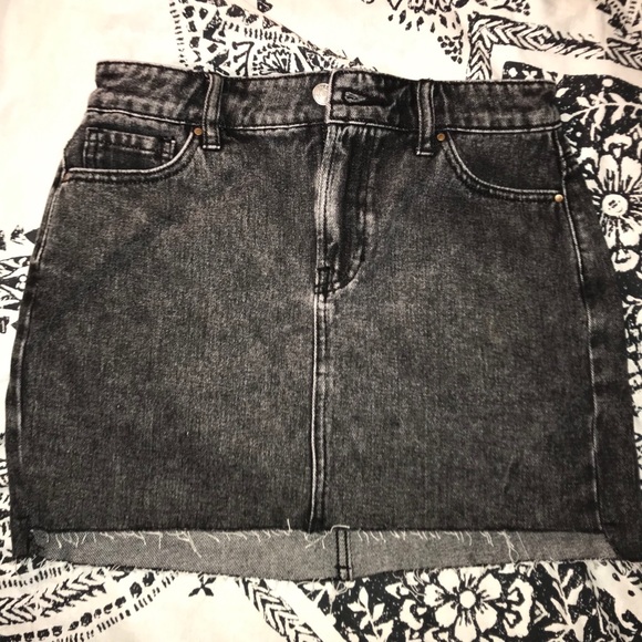 pacsun denim skirt (washed black$ - Picture 2 of 4